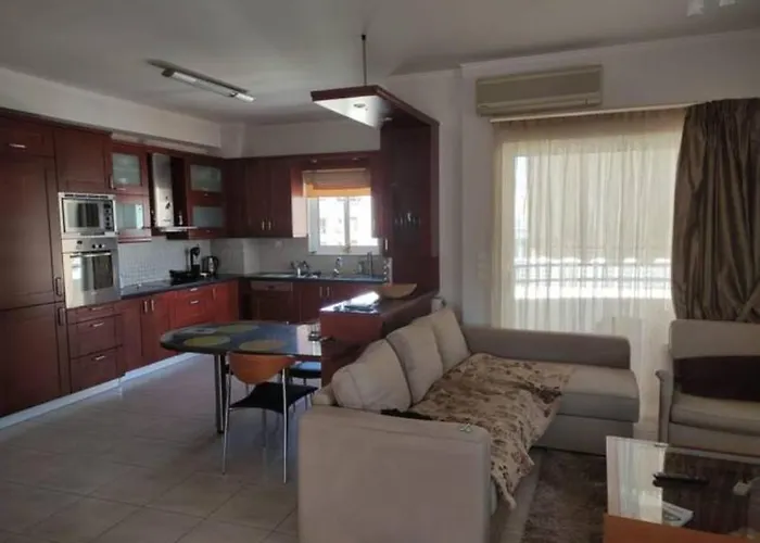 Πολυτέλεια Στο Κέντρο Της Πάτρας פאטרה