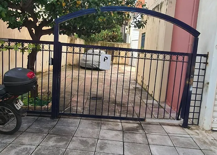 πολυτέλεια στο κέντρο της πάτρας Apartment *